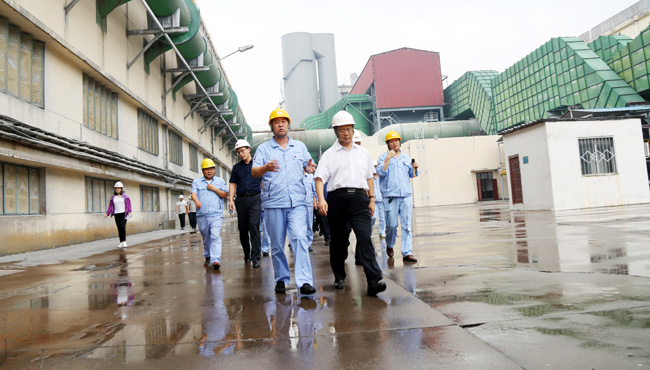 洛陽市工信委組織到萬基控股集團(tuán)觀摩“三大改造”項目